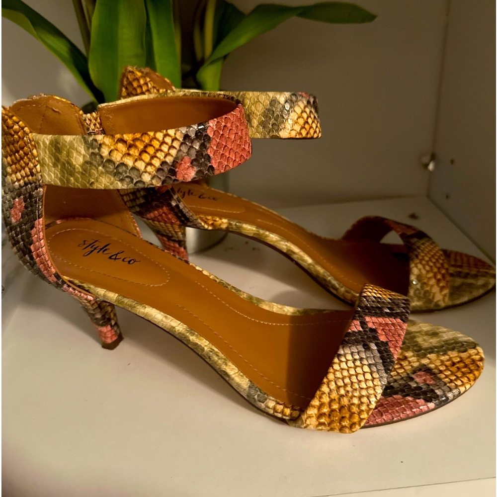 Cute Sandals for sale